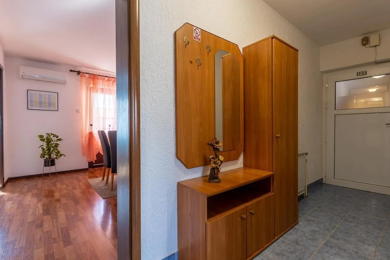 Apartments With A Parking Space Porec - 22124 Croatia