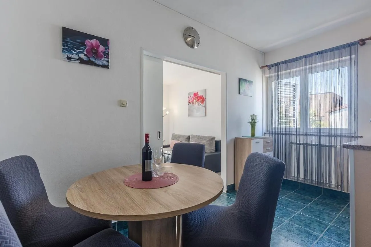 Apartments With A Parking Space Porec - 22124