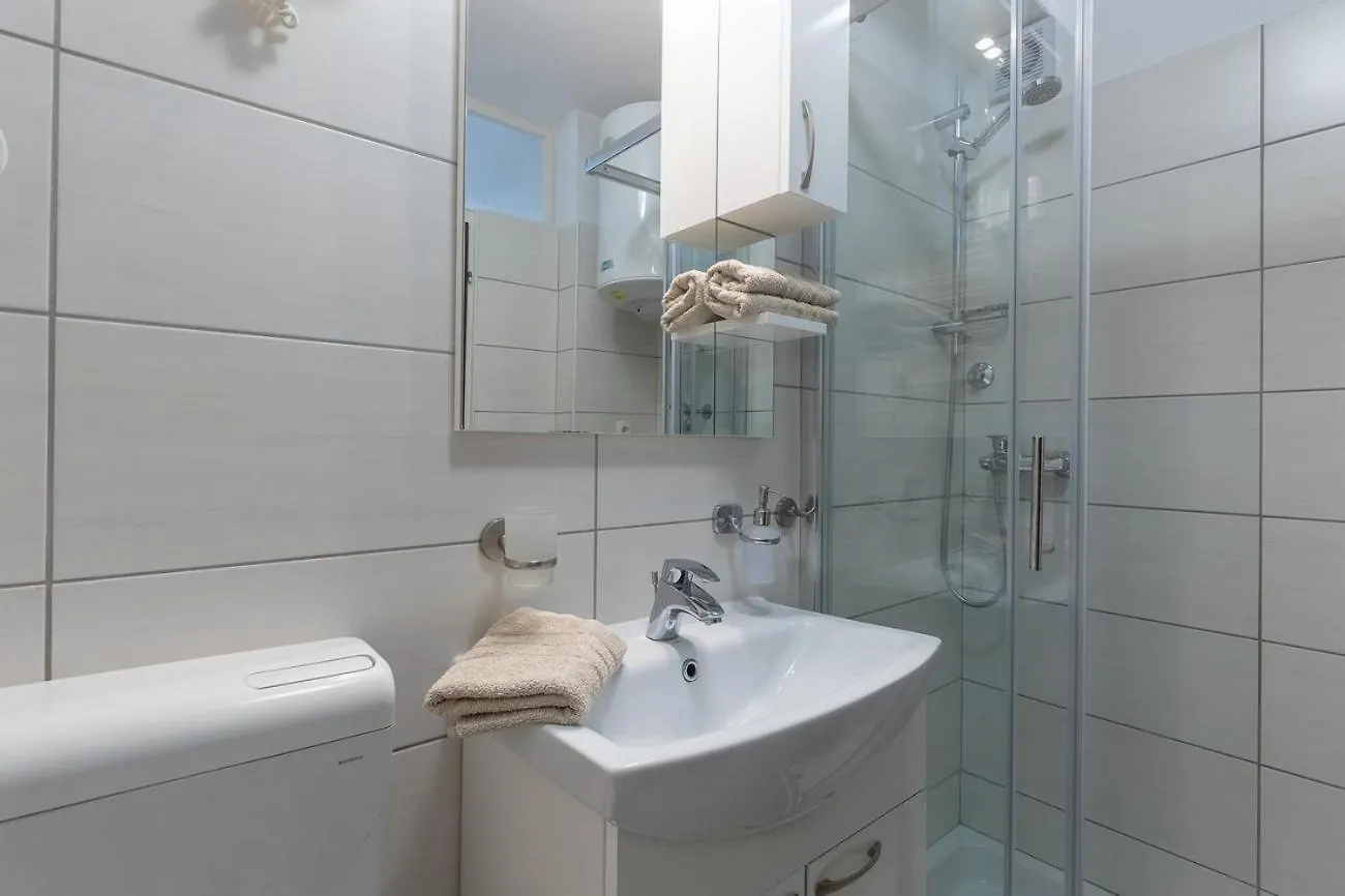 Apartments With A Parking Space Porec - 22124 Croatia