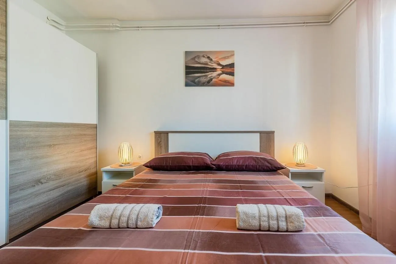 Apartments With A Parking Space Porec - 22124 Croatia